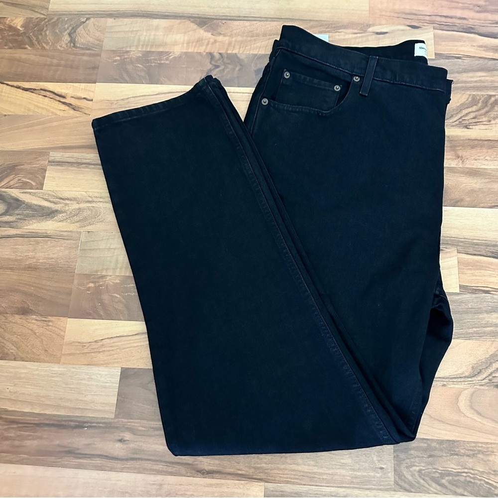 Abercrombie & Fitch Black 90’s Straight Ultra High Rise Jeans Size 34L  women’s